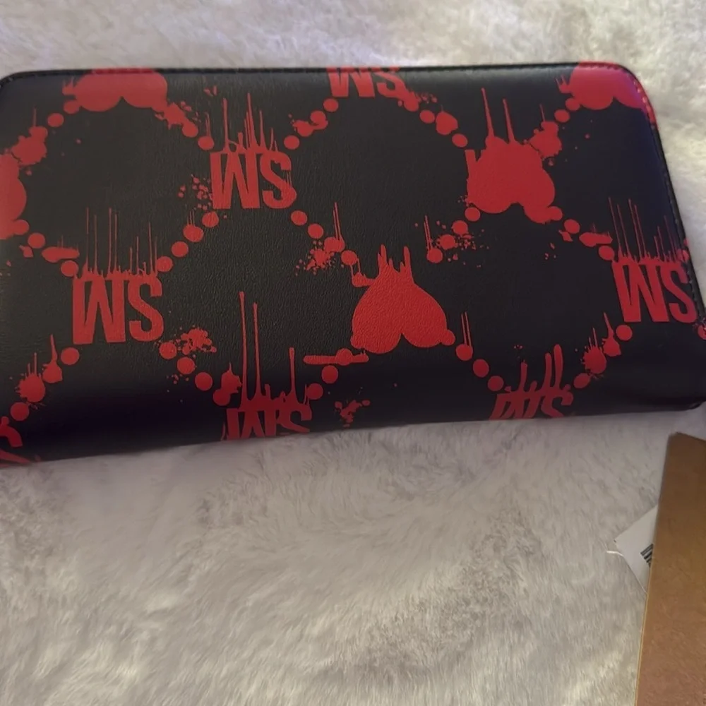 Steve Madden Red Blood Halloween Wallet - Picture 3 of 7